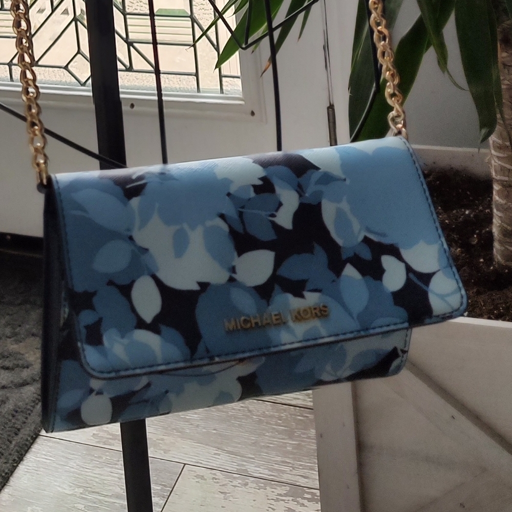 Michael Kors Jet Set Travel Crossbody